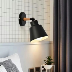 Sieninis šviestuvas „Loft“