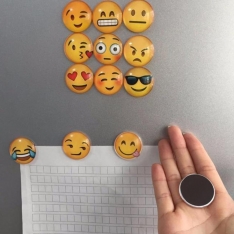 Šaldytuvo magnetukas su emocija