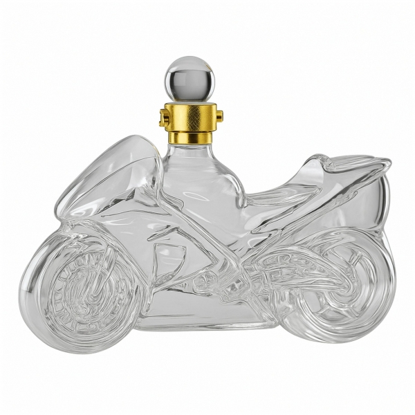 Stiklinė motociklo formos karafė –