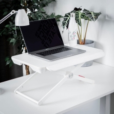 Reguliuojamas nešiojamas stalo paaukštinimas darbui stovint