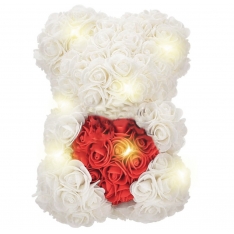 Meškiukas iš baltų rožių