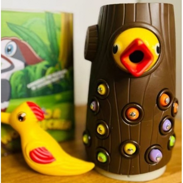 Vaikiškas interaktyvus žaidimas „Paukštis medyje“