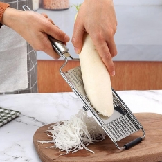 Daugiafunkcinė daržovių pjaustyklė su keičiamais peiliukais