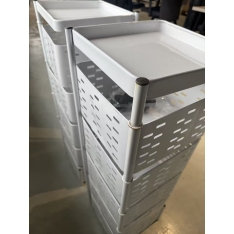 Lentyna su stalčiais ir ratukais