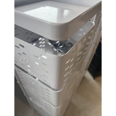 Lentyna su stalčiais ir ratukais