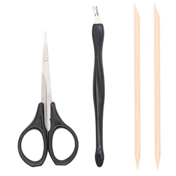 Manikiūro rinkinys – žirklutės, odelių stūmiklis ir mediniai pagaliukai