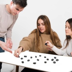 Magnetinis strateginis žaidimas „Magnetism“